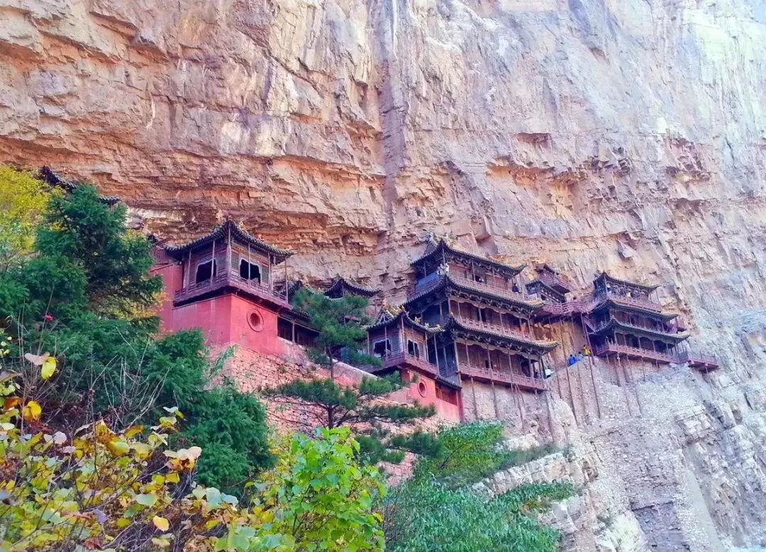 山西阳光下的欢乐笑声